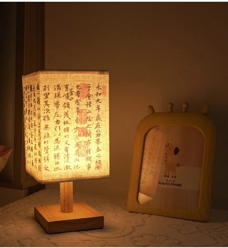 Lampe de Bureau Style Japonais – 3 Modèles, Lumière Chaude, Bois et Tissu